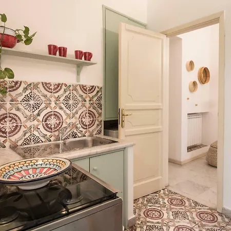 Casa Degli Affreschi A Palazzo Lungarini
