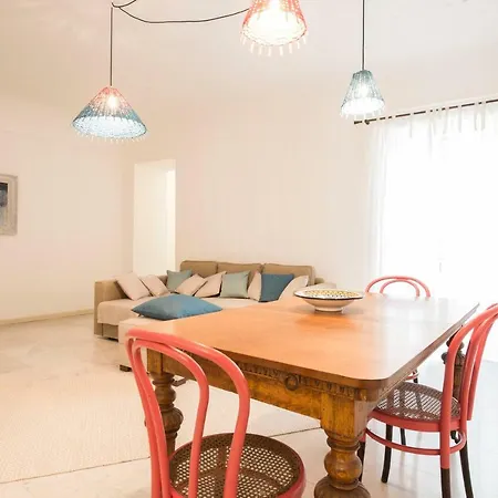 Apartment Casa Degli Affreschi A Palazzo Lungarini