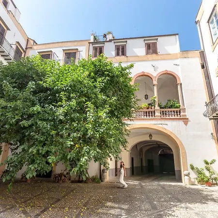 Casa Degli Affreschi A Palazzo Lungarini Apartment *