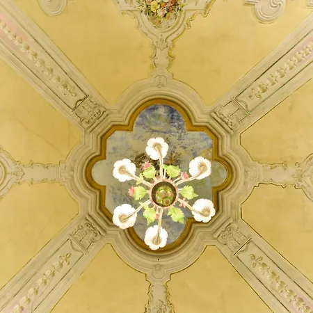 Casa Degli Affreschi A Palazzo Lungarini Palermo