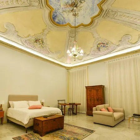 Casa Degli Affreschi A Palazzo Lungarini * Palermo